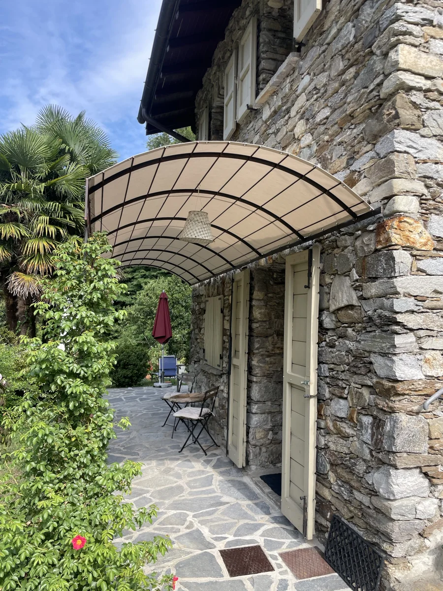 Gazebo in ferro a Colmegna, foto 1