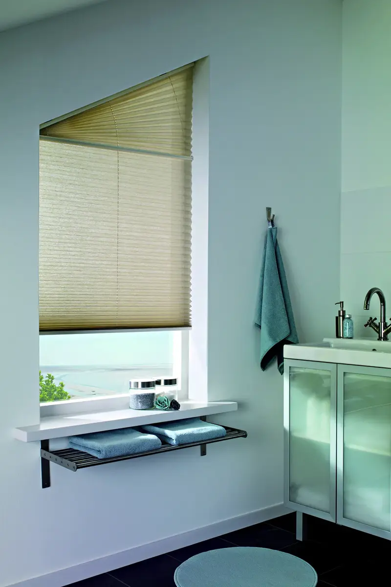 Plissé in un bagno